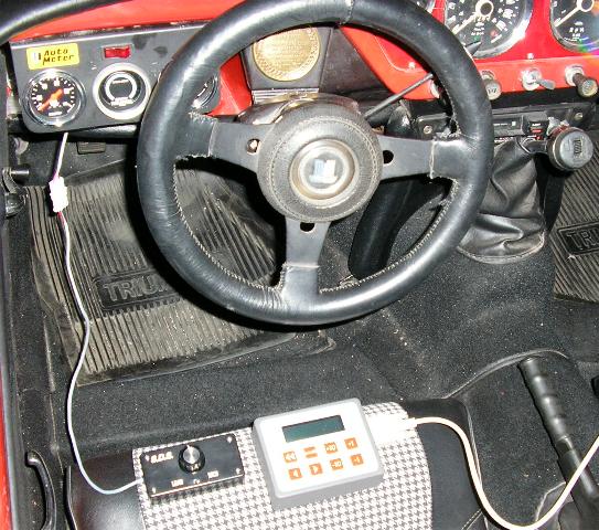 EFI cockpit.JPG (71893 bytes)