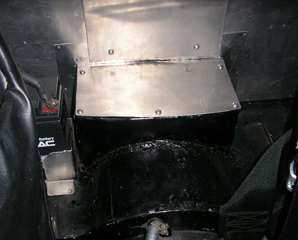 Right side view.JPG (74805 bytes)